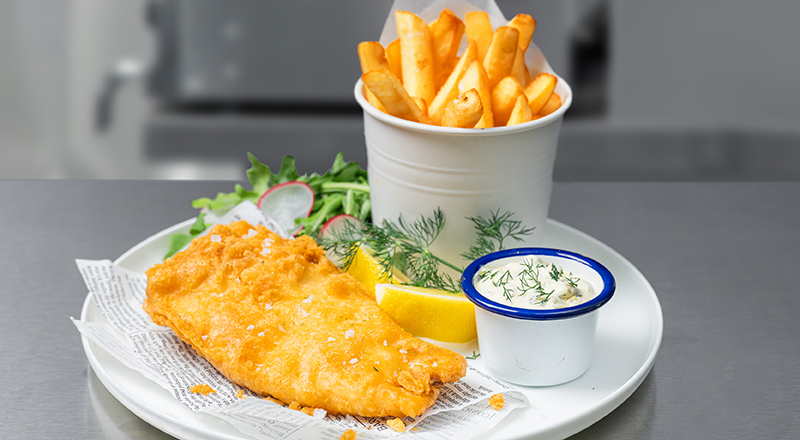 Beer Battered Fish & Chips with Tartare Sauce